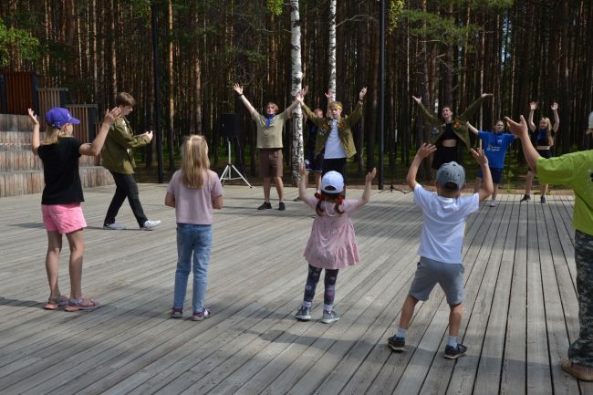 «Семейный завтрак на траве» прошёл в Детском парке